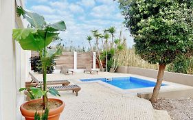 Saone Guesthouse & Coworking